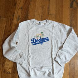 New Embroidered Dodgers Sweater Gildan Size Small 