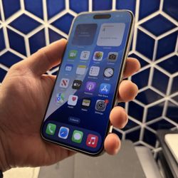 Apple iPhone 15 Pro 128GB AT&T / Cricket Cracked Back