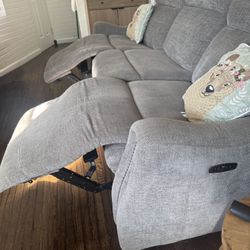 Reclinable Couch 