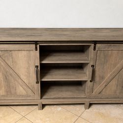 Farmhouse Tv stand