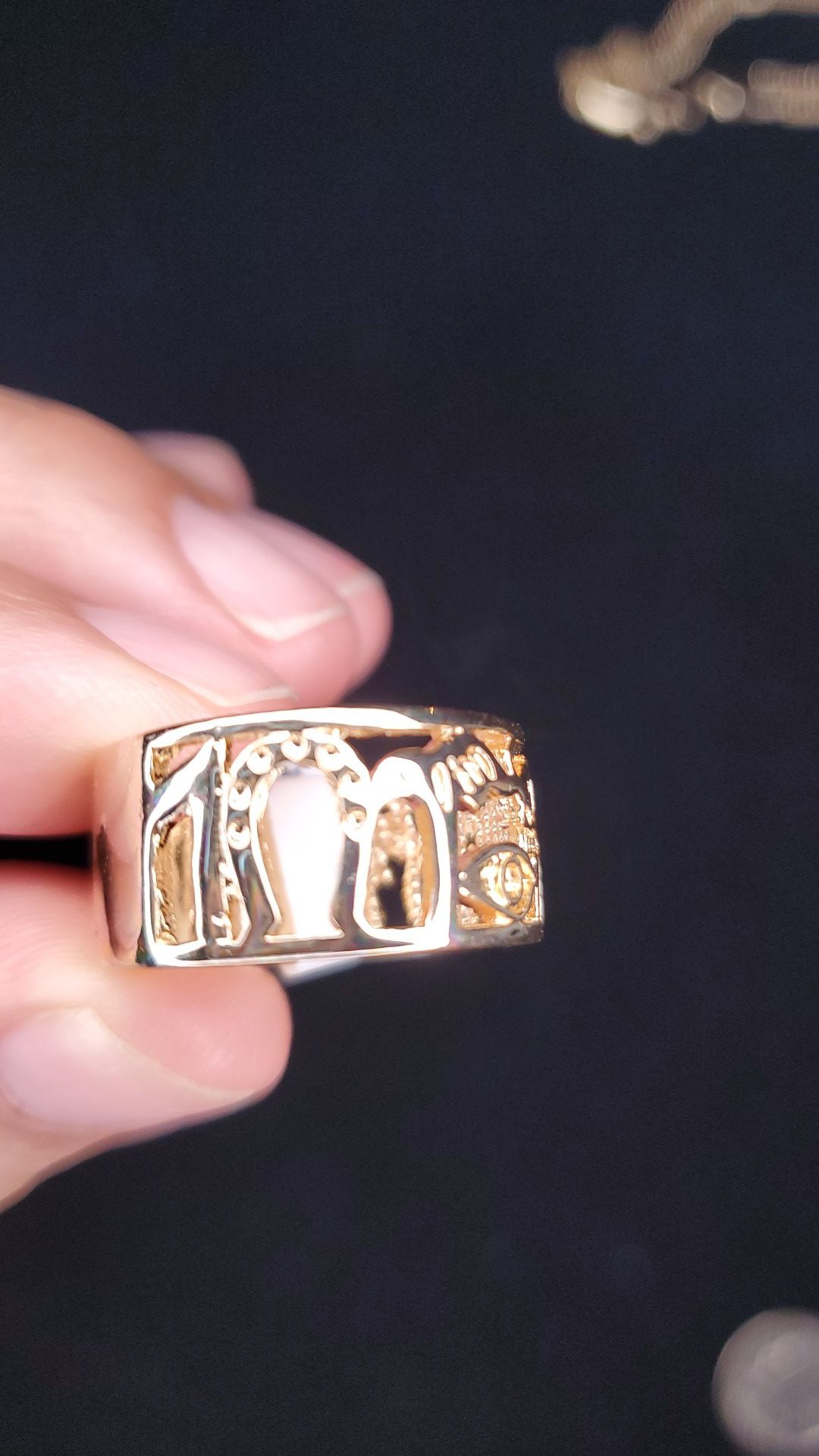 Anillo de la suerte oro laminado size 8. Gold plated ring