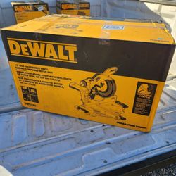 DEWALT
15 Amp Corded 12 in. Double Bevel Sliding Compound Miter Saw with XPS technology, Blade Wrench and Material Clamp