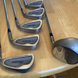 6 pcs. Mizuio Cimarron Golf Clubs/for Right hand/ see all pictures posted/pickup in Lake Zurich