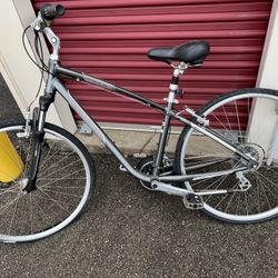Giant Cypress DX Bicycle 27.5” Very Good Condition 