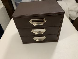 Jewelry box