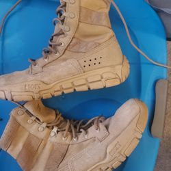 Rocky boots great conditions.  size 8 men's.  fits like 7.5