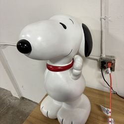 snoopy life size statue