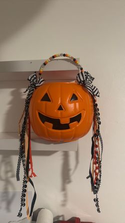 Custom boo basket