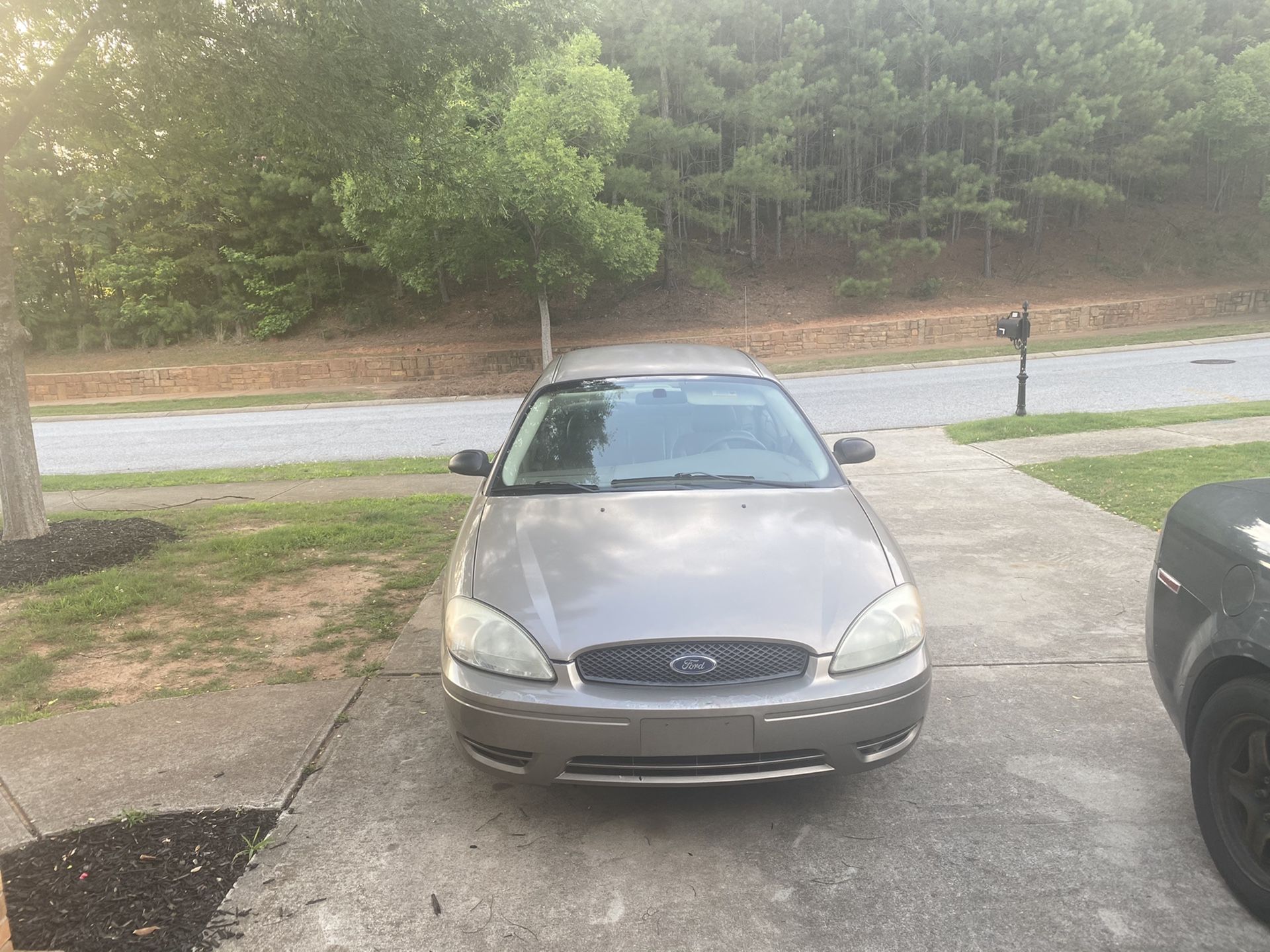 2004 Ford Taurus