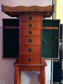 Stand Up jewelry case