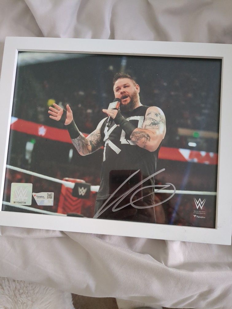 Kevin Owens Autograph