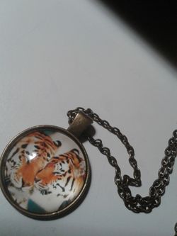 Tiger pendant with chain