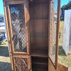 🚨 vVvintage display cabinet$350 TODAY ONLY – WILL SELL FAST 🚨