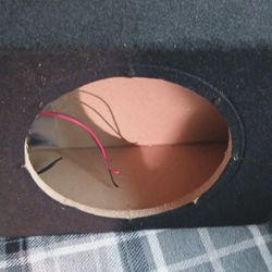 Skar 10in Dual 4 Ohm Voice Coil In A Amplified Dual Box 300 Watt Truck Box With Grill And Wiring Plug