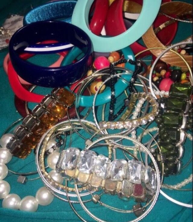 Misc. bangles & bracelets & Jewelry stand