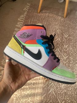 Air Jordan 1 Mid SE ‘Lightbulb’ CW1140-100