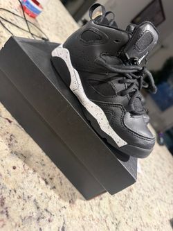 Black Cardboard Shoe Box comes with shoes 