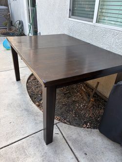 Ashley Furniture Wooden Dining Table – Built-In Butterfly Leaf