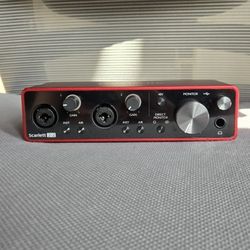 Focusrite Scarlett 2i2 Audio Interface