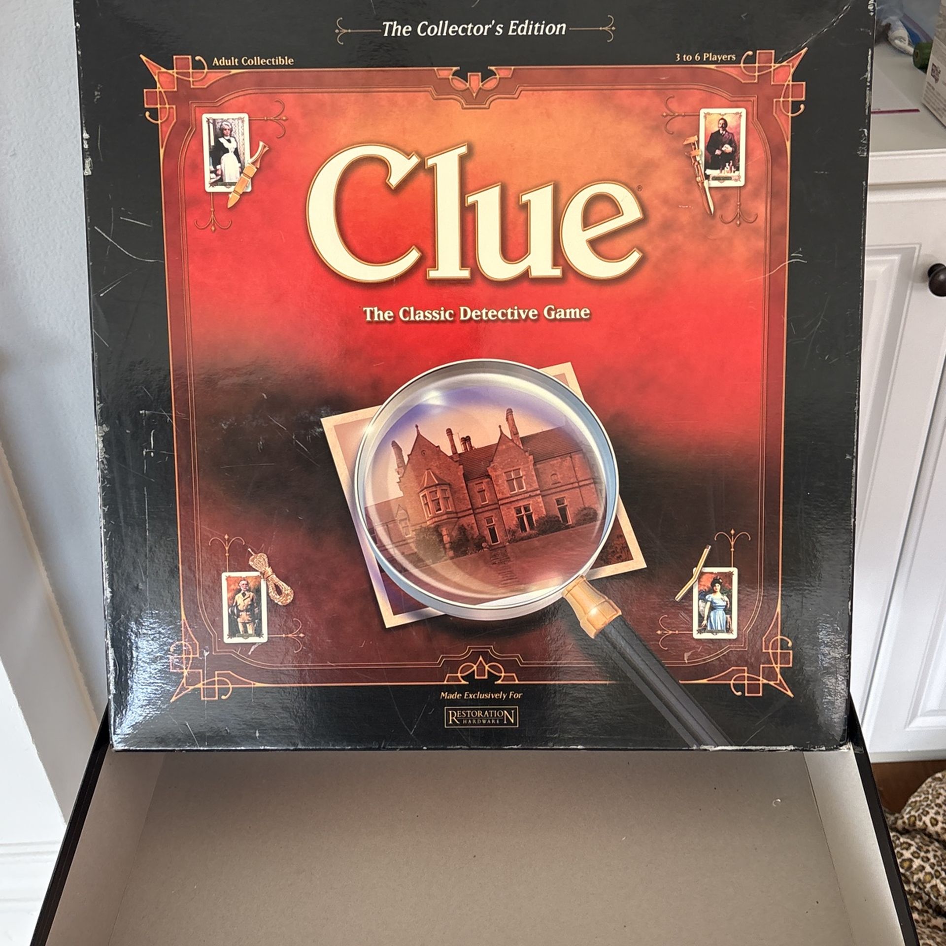 CLUE Board Game Collectors Edition