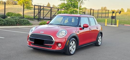 2016 Mini Cooper turbo 6-speed