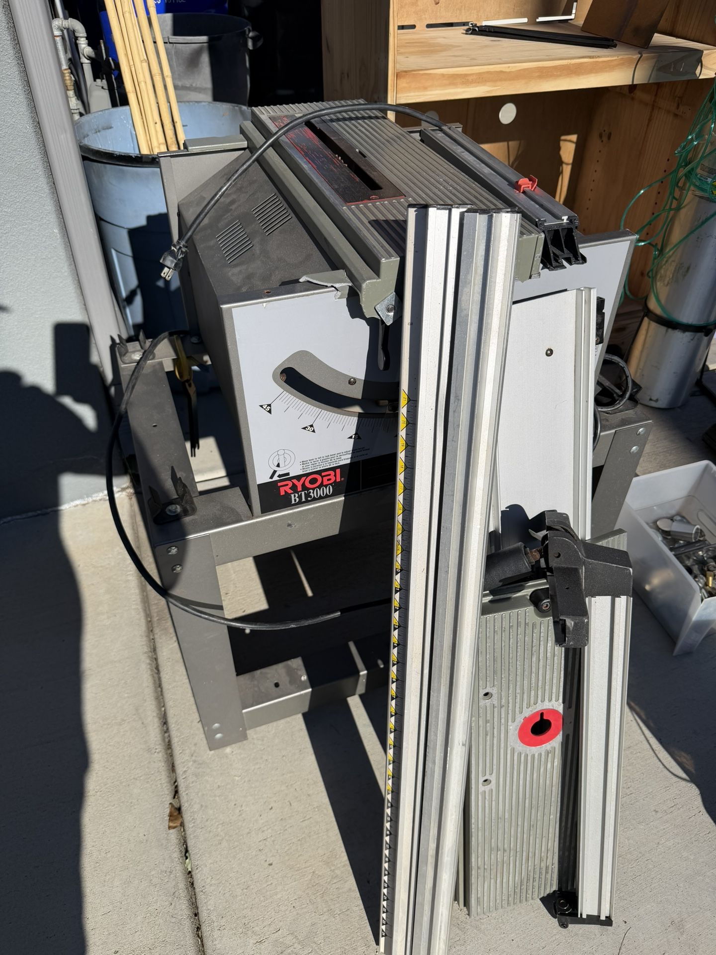 Table Saw Ryobi. Bt 3000