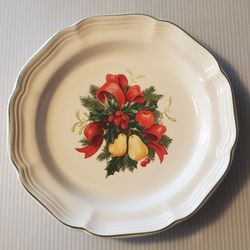 Mikasa French Countryside Holly Pear Accent Salad Plate RARE Stoneware F9000

