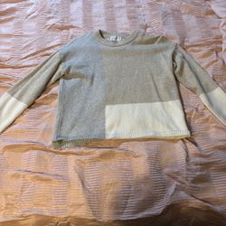 Sweatshirt/ Long Sleeve