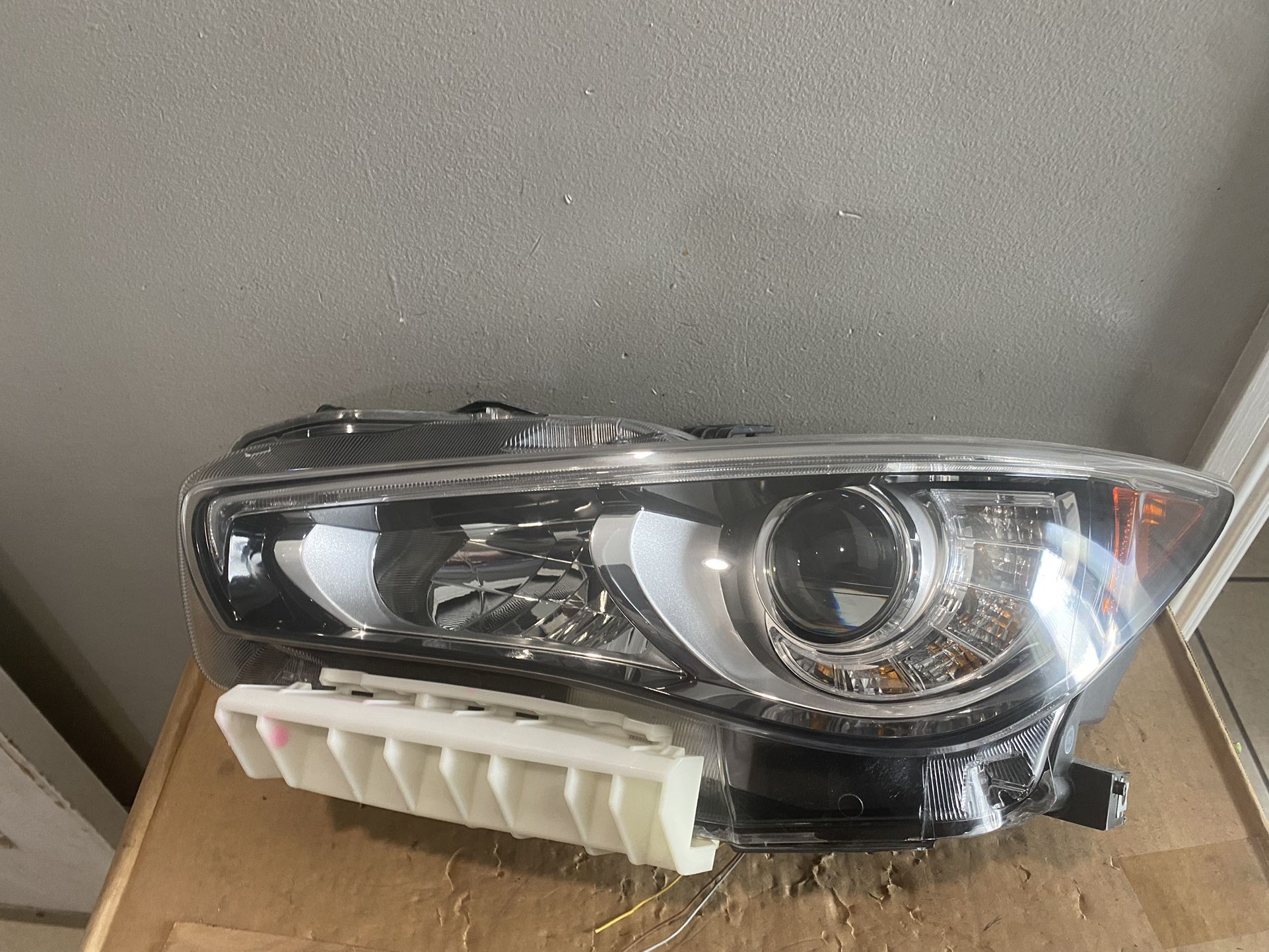 2014-2017 Infiniti Q50 Left Headlight