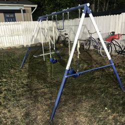 FREE SWING SET