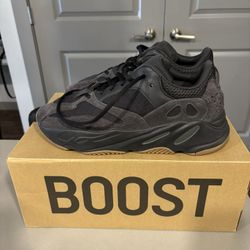 Yeezy Boost 700