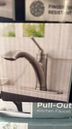 Glacier Bay stainless steel pull out kitchen faucet - new
