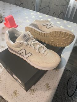 New Balance 8.5 woman