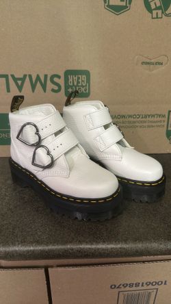 Doc Martens Devon Heart Leather Platform Boots White size 7