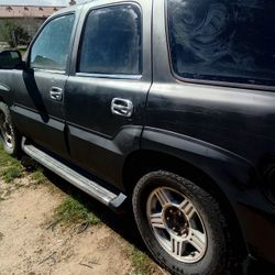 2001 Chevy Tahoe With Cadillac Package On It
