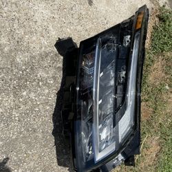 Nissan Pathfinder 2022-24 Headlights 