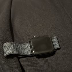 BRAND NEW APPLE WATCH SE