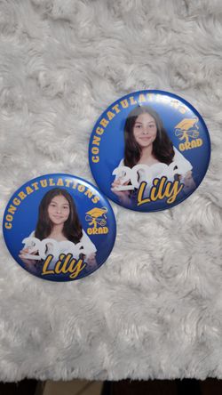 Graduation buttons/pins