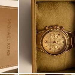 Michael Kors  MK-5262 Woman’s  Rose Gold   Color Watch.