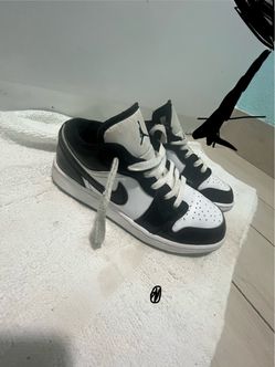 Air Jordan 1 Low Black White Sneakers
