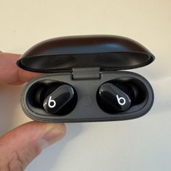 Beats Studio Buds