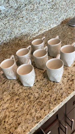 Tea/coffee cups/mugs