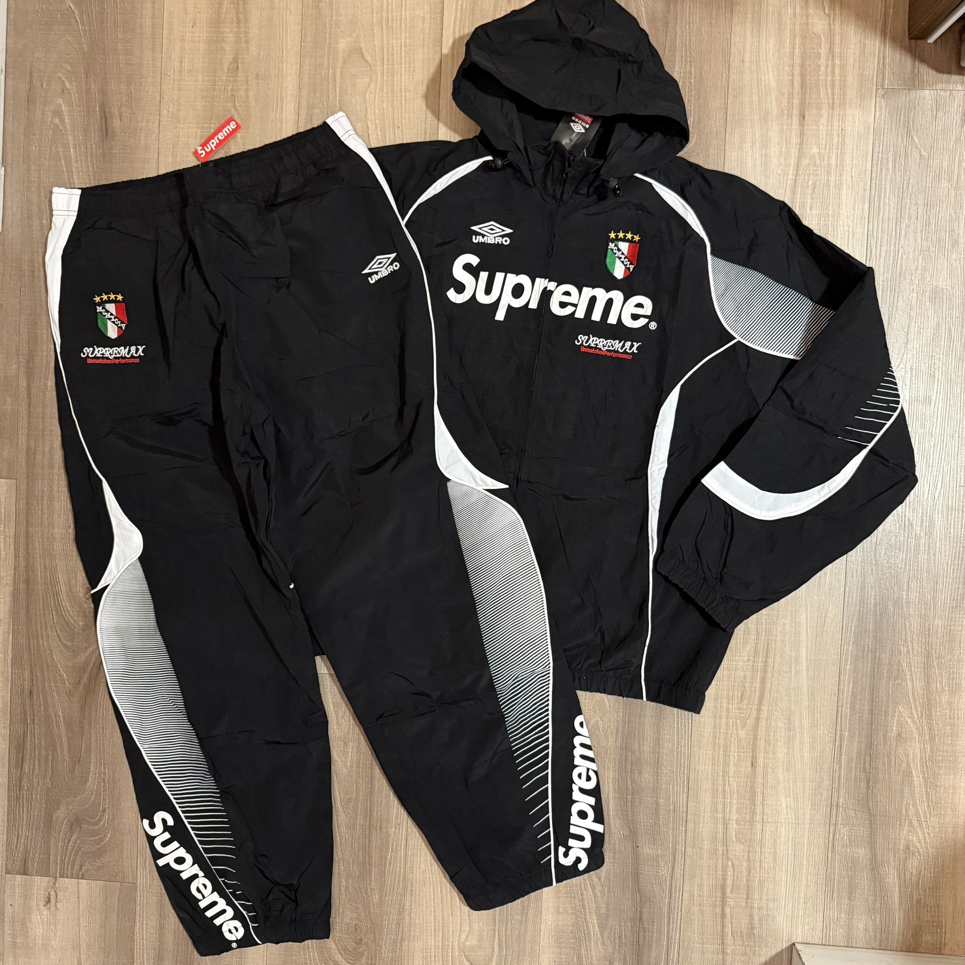 SUPREME TRACKSUIT SIZE L/XL