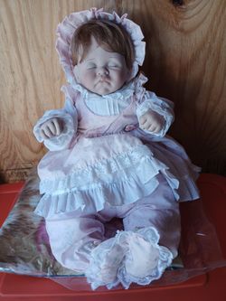 Lee Middleton First Moments Doll