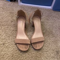 Women’s heels (tan)