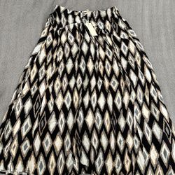 Melloday skirt NWT Large