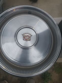 Cadillac hub caps 15 in aluminum