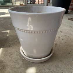 Ceramic Pot With Attached Drainage Dish