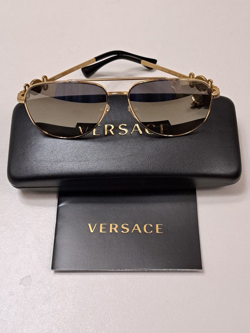 #2) Versace Vk2002 Medusa Gold Mirrored Petite Ladies/ Kids 52/13 Size Genuine Sunglasses