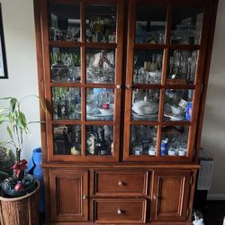 China Cabinet With Light
